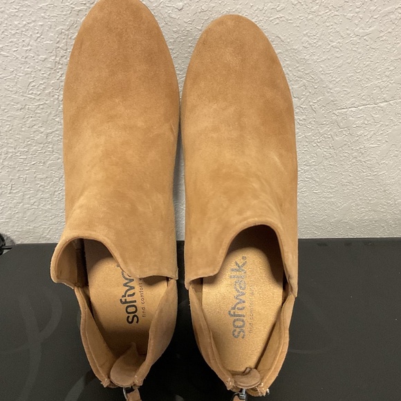 NEW Softwalk suede ankle boot 9 - Picture 4 of 6